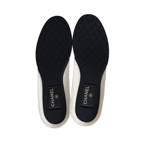 Chanel CC Logo Low Top Sneakers in Red and Neon Orange Leather and Fabric - Picture 9 of 12